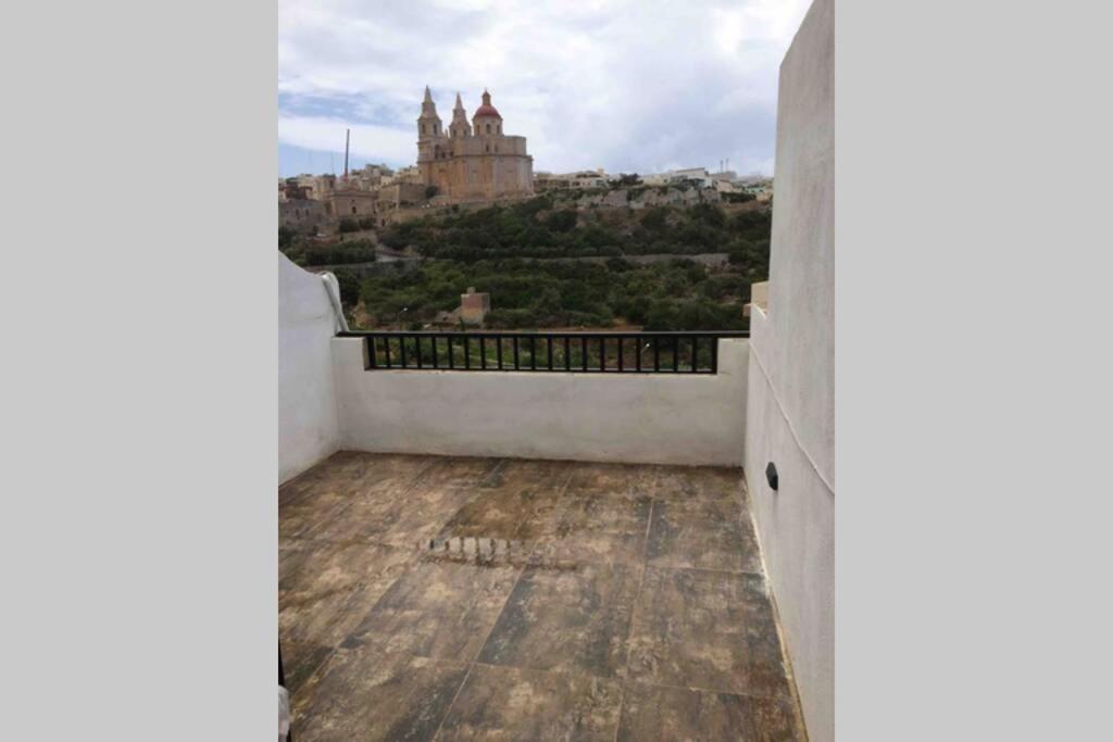 Mellieha Luxury Penthouse With Sea & Country Views Apartment Exterior photo